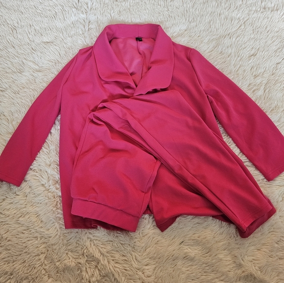 Women's dress suit - Picture 3 of 4